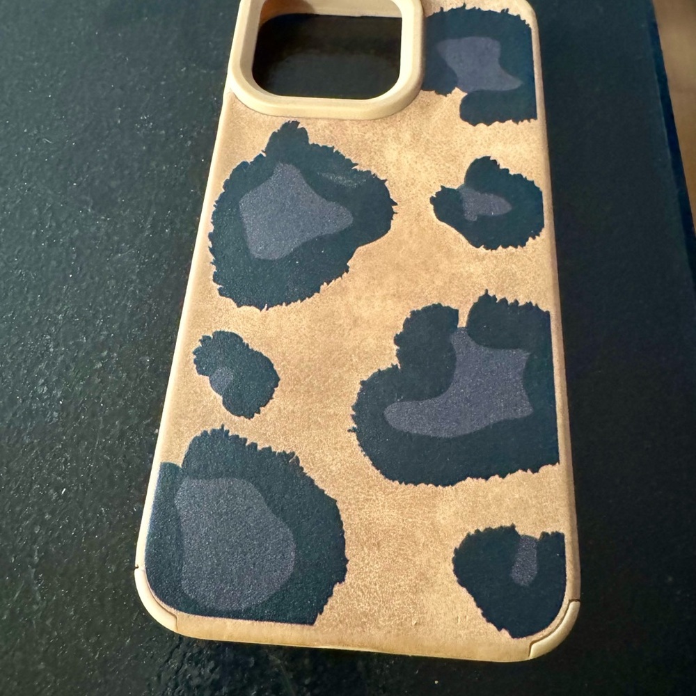 Leopard Print Phone Case - Tan and Black